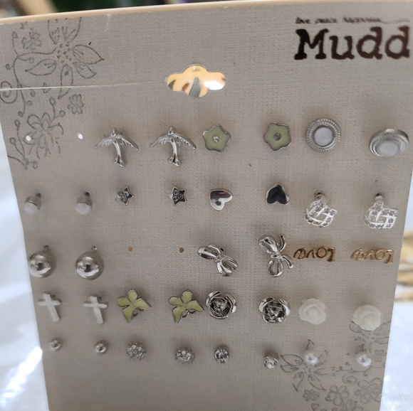 Mudd Earrings - Picture 3 of 6